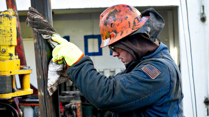 GP: Trabajador petrolero perforando Nabors Dakota del Norte 120211