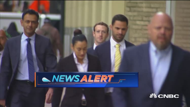 Facebook CEO Zuckerberg arrives in Dallas court
