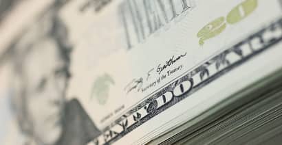 Dollar bounces on solid US data, higher yields 