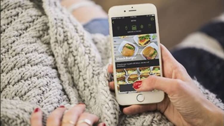 Shake Shack pushes its mobile app to beef up sales