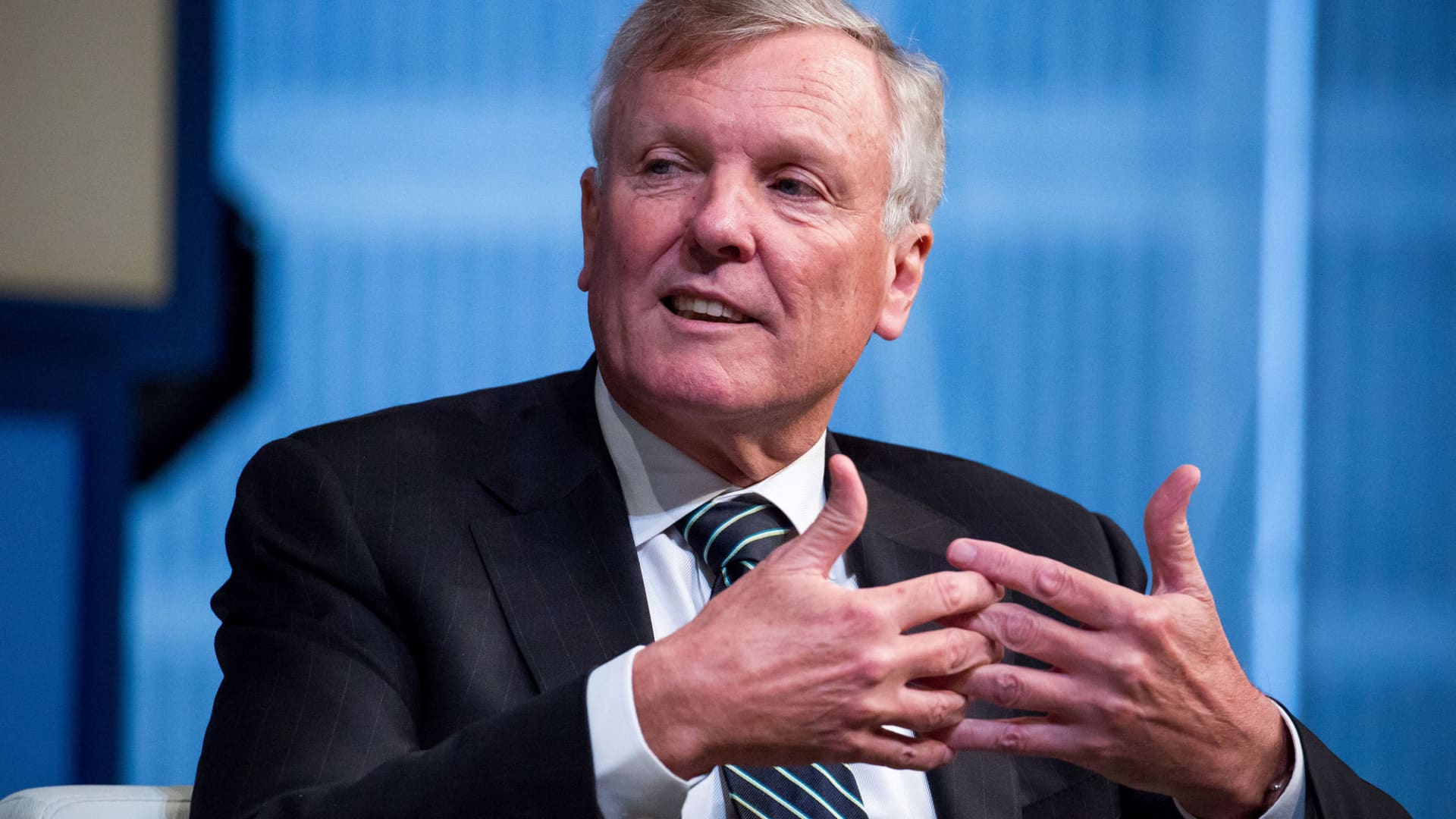 Outgoing Charter CEO Tom Rutledge says in an exclusive CNBC interview that there's 'pain to come' as linear TV gives way to streaming