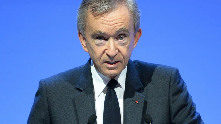 The great predator of luxury: this is how Bernard Arnault built his LVMH  empire, valued at $500 billion, Economy and Business