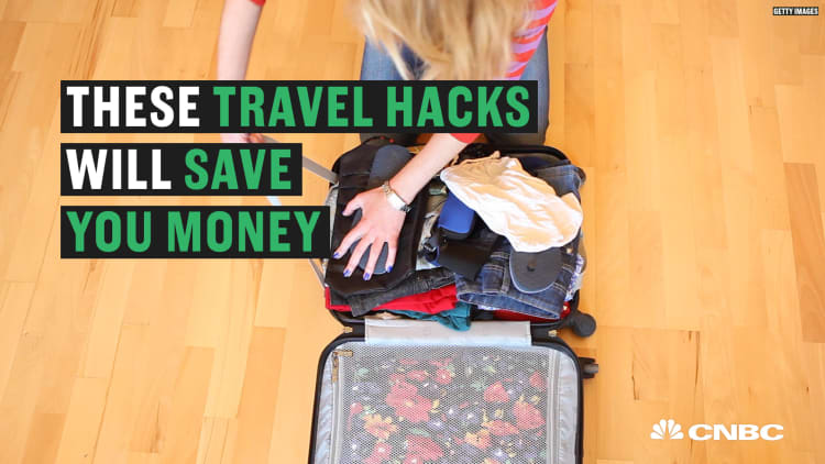 These traveling tricks will help you save money