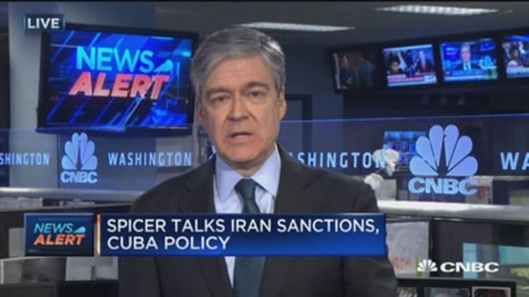 Spicer talks Iran sanctions, Cuba policy
