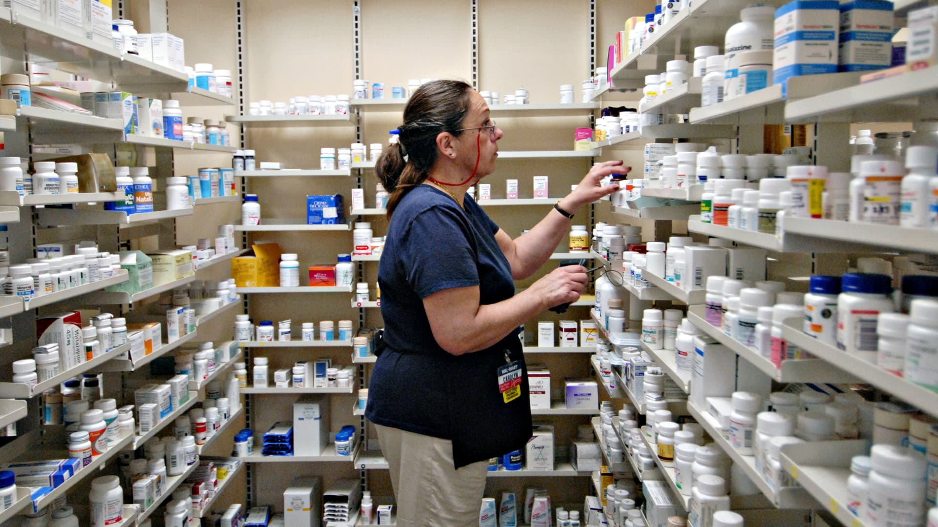Walmart raises wages of pharmacy workers in tight labor market