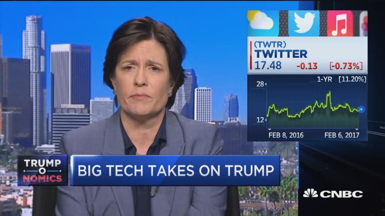 Swisher: 'Controversial and a problem' for White House to hinder tech industry