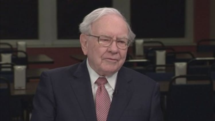 Warren Buffett bets on wearables 