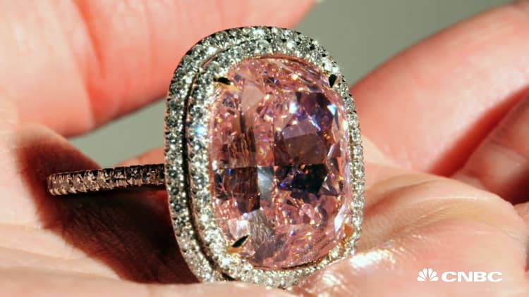 This record-setting ring sold for $28.5 million at auction