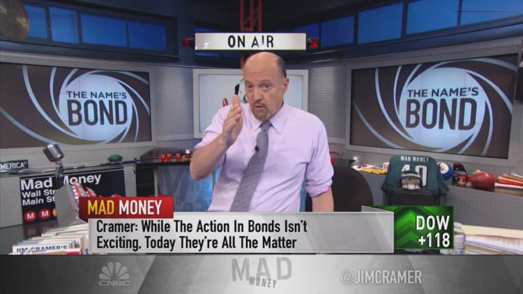 Cramer: Why it's critical to watch boring bonds to detect the economy's next move