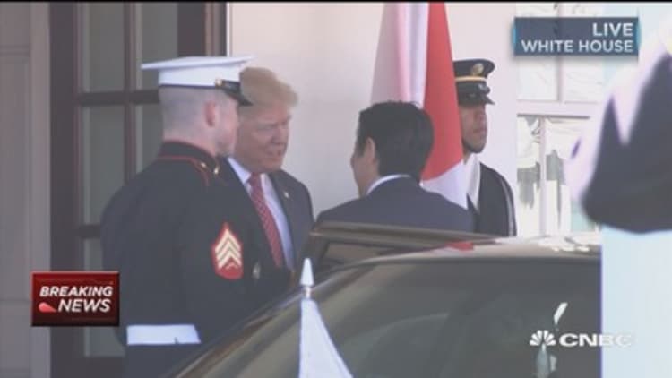 Japan PM Shinzō Abe arrives at the White House