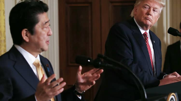 Trump hosts Japan PM at Mar-a-Lago