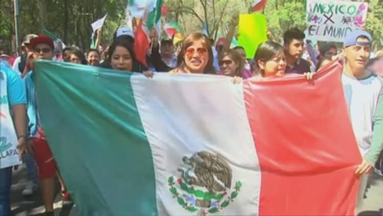 Tens of thousands of protestors in Mexico stand up against Trump