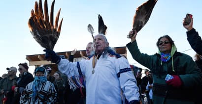 Governor orders evacuation of Dakota pipeline protest camp