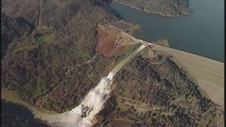 California inspectors noticed cracks on Oroville Dam spillway
