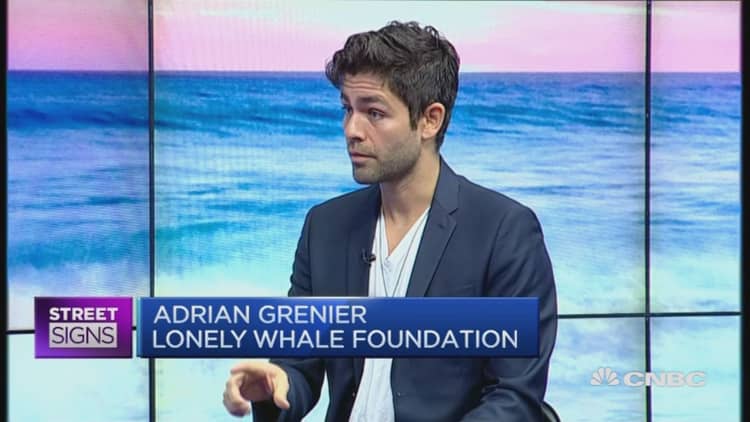Adrian Grenier wants to save the whales