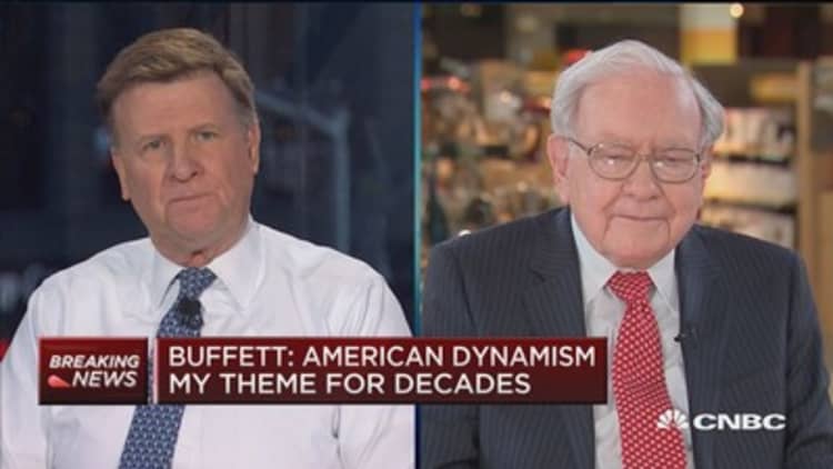 Buffett: Don't mix politics with your investments decision