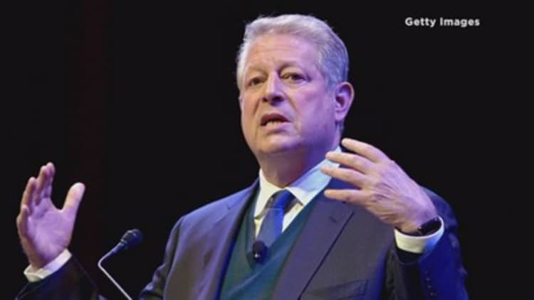 Al Gore made a killing on his Apple holdings this month