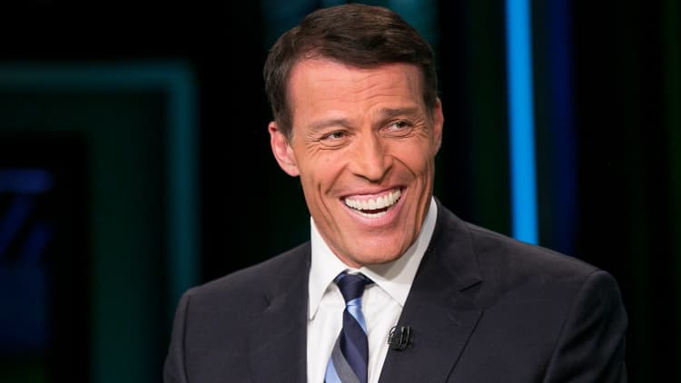 The best investment Tony Robbins ever made cost him $35 at age 17