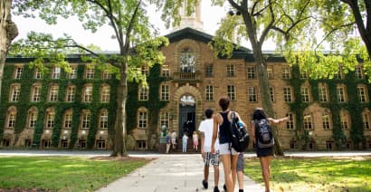 More of the nation’s top colleges promise to eliminate student loans