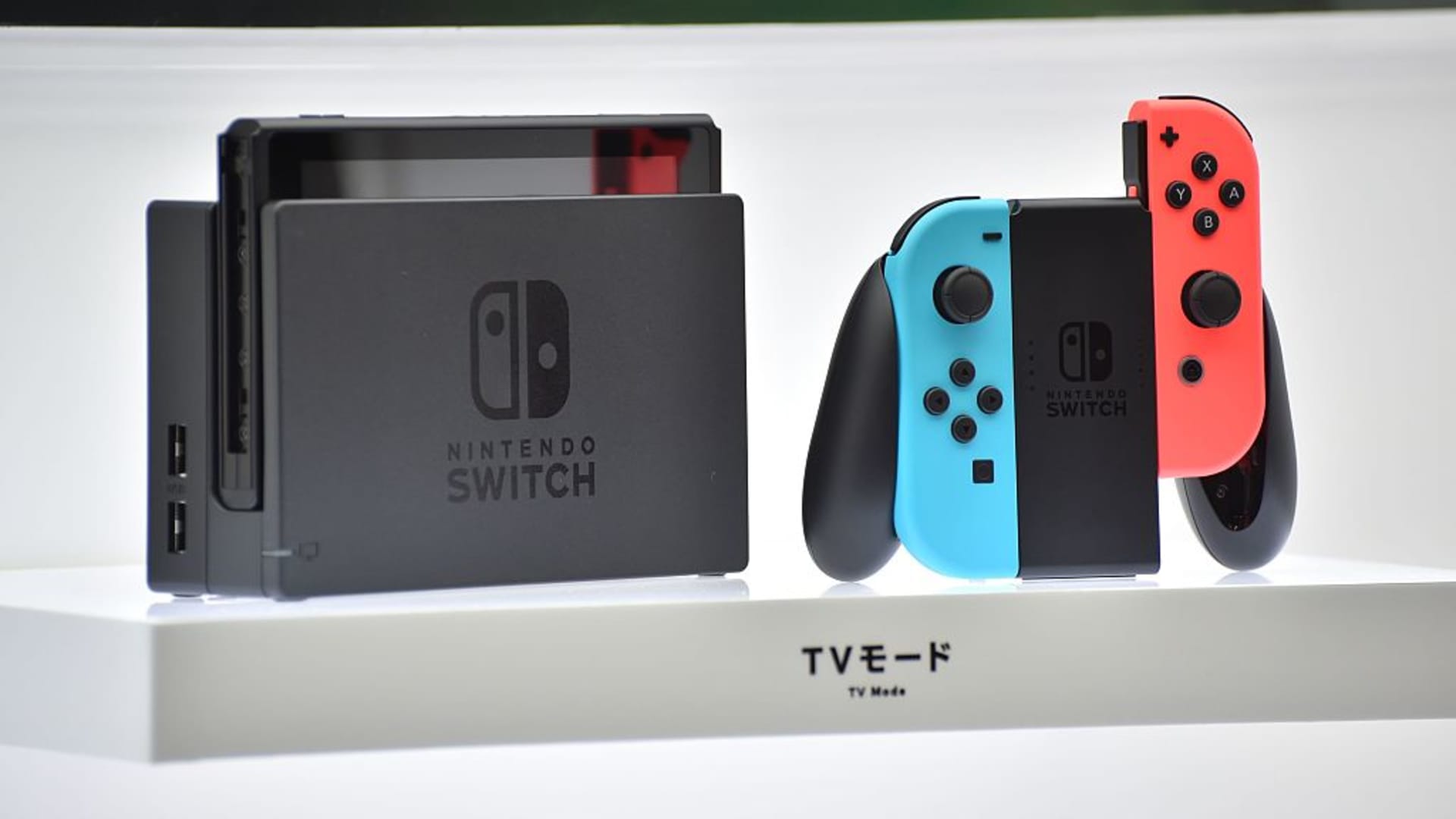 The Nintendo Switch will cost $300 and release worldwide on March 3