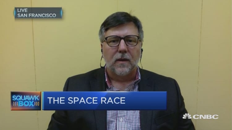 SpaceX is leading the space race: Expert