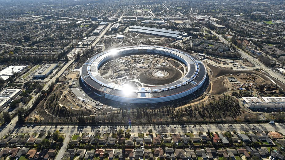 What tech campus in Silicon Valley look like from above