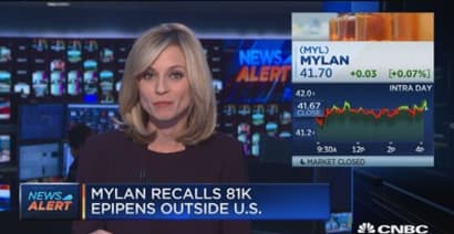 Mylan recalls 81K EpiPens outside US