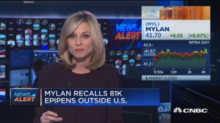 Mylan recalls 81K EpiPens outside US