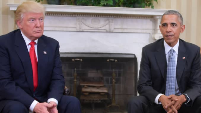 US President Barack Obama meets with President-elect Donald Trump to update him on transition planning in the Oval Office at the White House on November 10, 2016