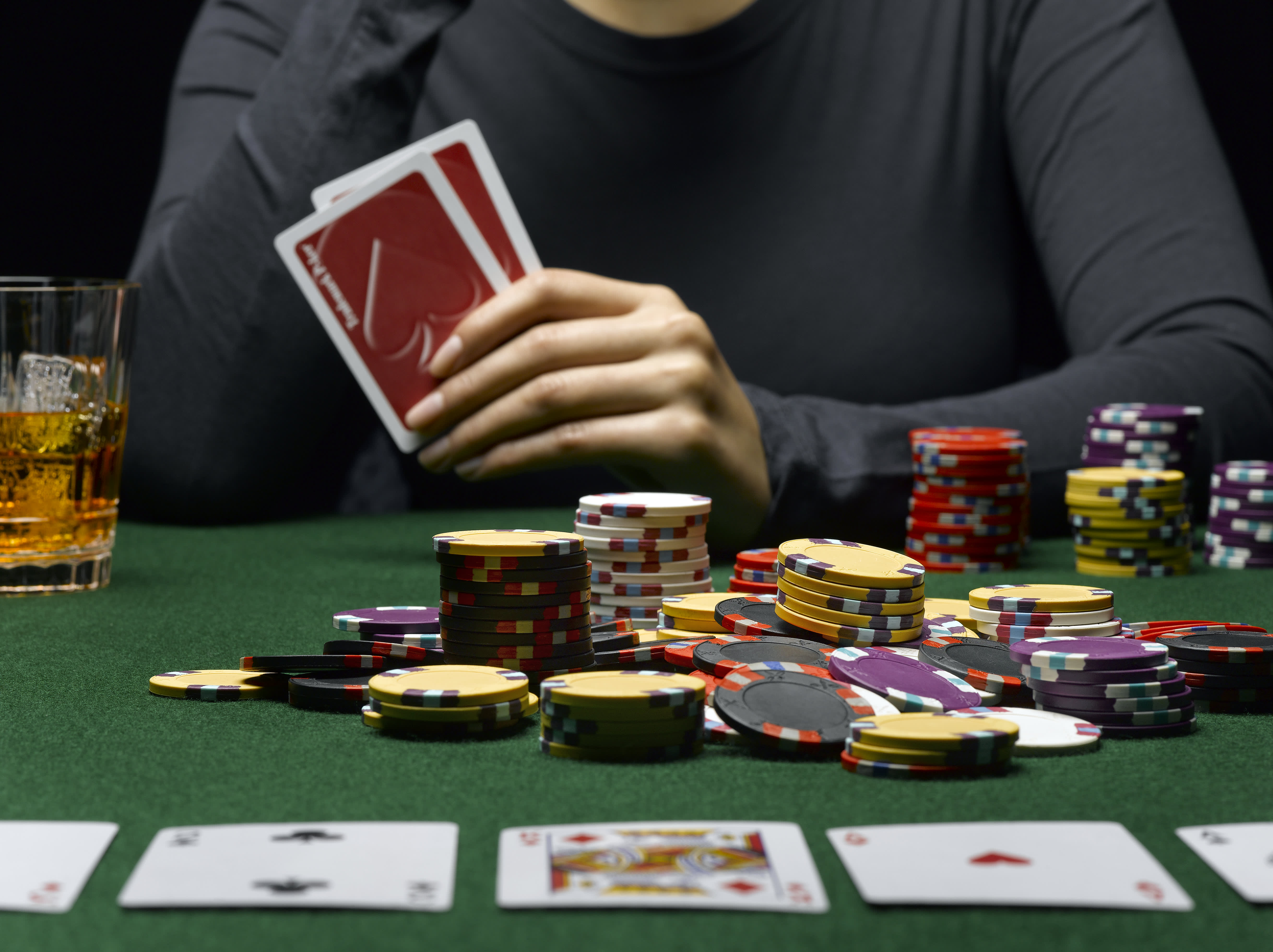 The happy loser: In poker and in trading, a big loss can be a big win
