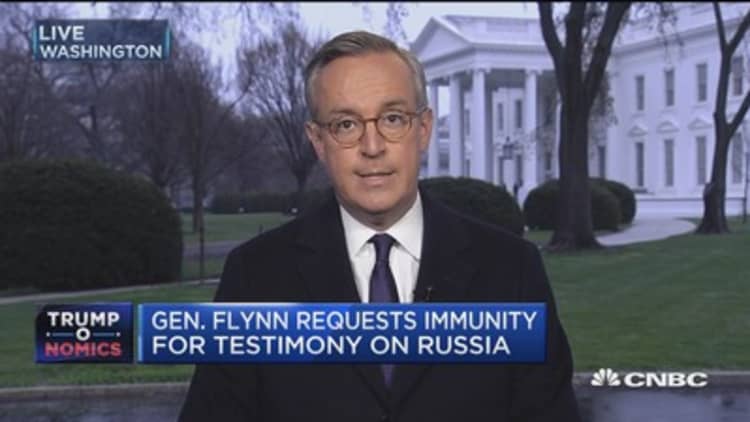 Michael Flynn requests immunity for Russia testimony