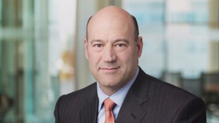 Cohn backs splitting lending and investment banks