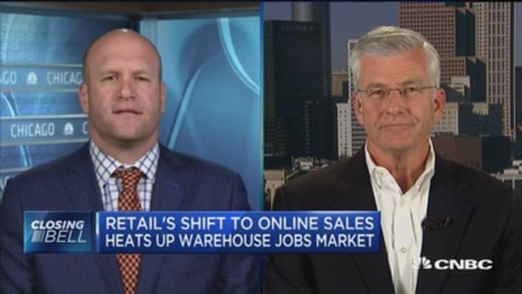 Retail's shift to online sales heats up warehouse jobs market