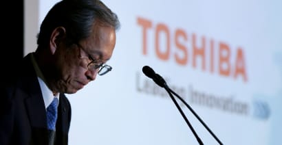 Op-Ed: Toshiba's move to ditch its accounting firm looks like a desperate attempt to stay listed