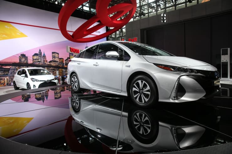 Premium: Toyota Prius