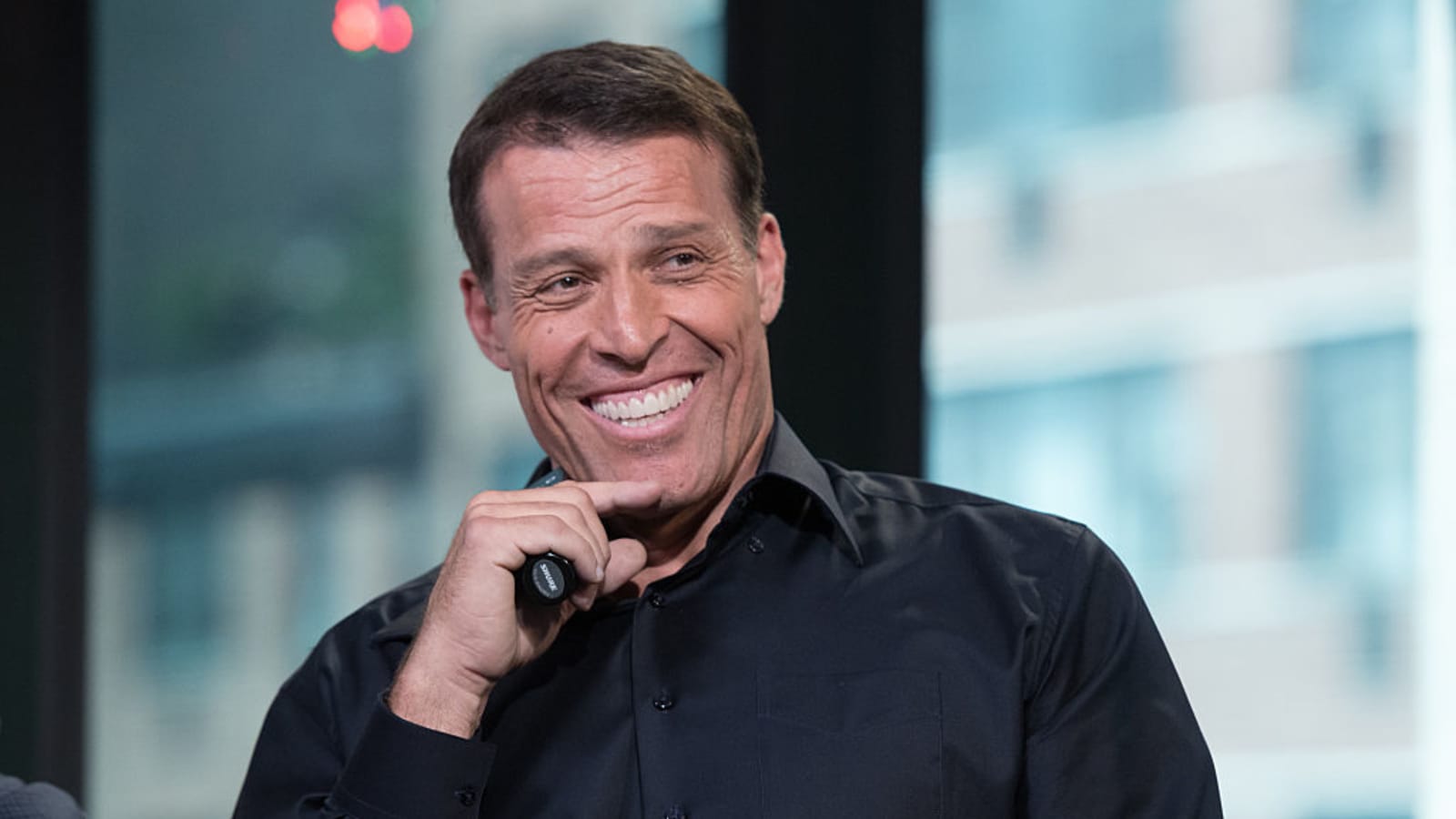 Tony Robbins shares the advice he would give his 21-year-old self