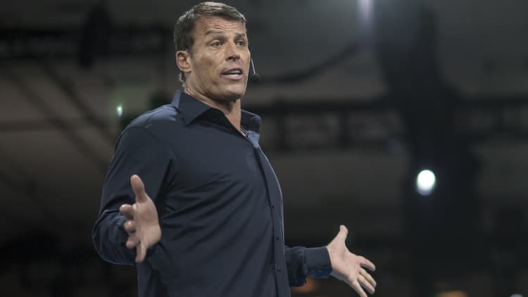 The best investors in the world share these traits, says Tony Robbins