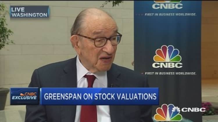 The US can't afford $1 trillion infrastructure spending, warns Greenspan