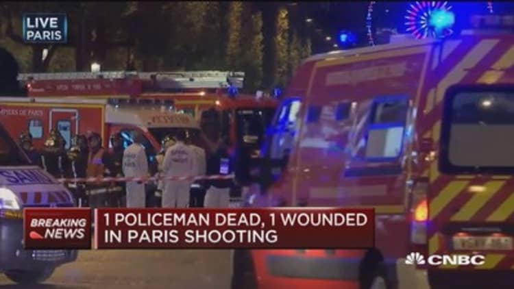 1 policeman dead, 1 wounded in Paris shooting