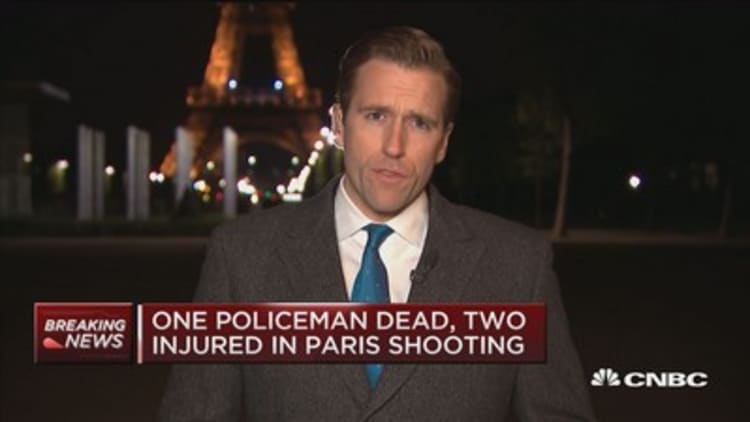 One policeman dead, two injured in Paris shooting