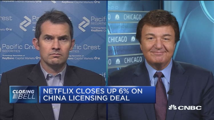Netflix closes up 6% on China licensing deal