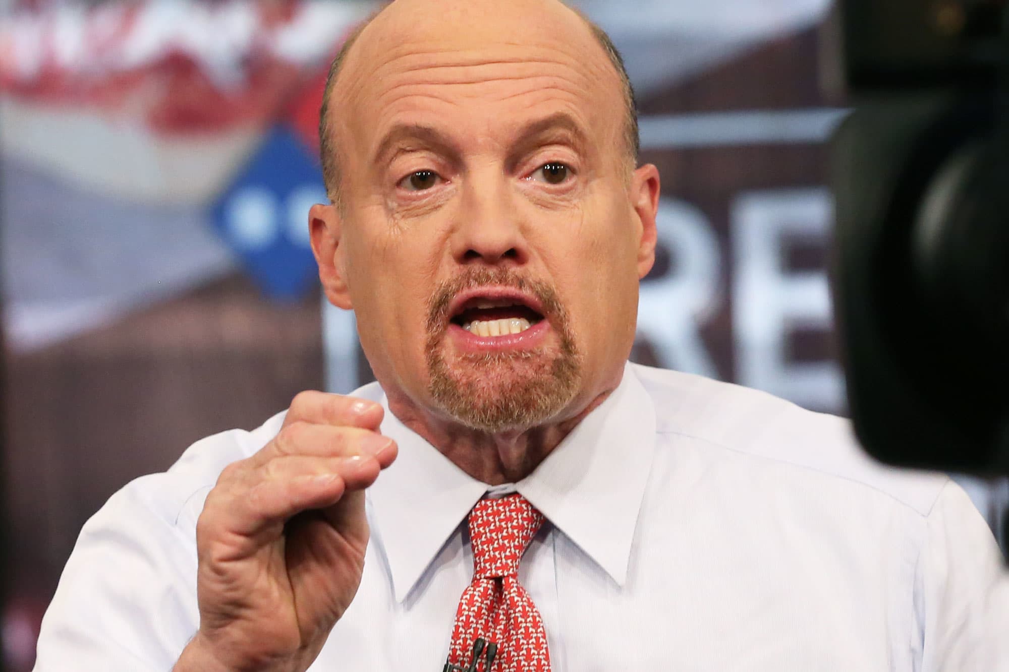 Jim Cramer on Stock Market Weakness: A Buying Opportunity Amidst Rising Treasury Yields