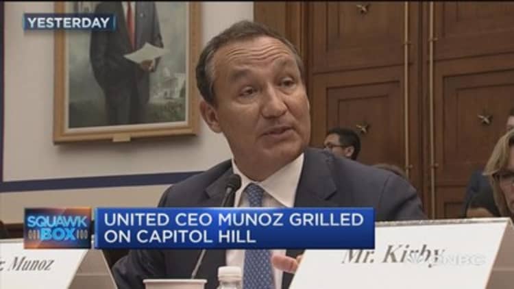Executive Edge: UAL's Munoz grilled on the Hill