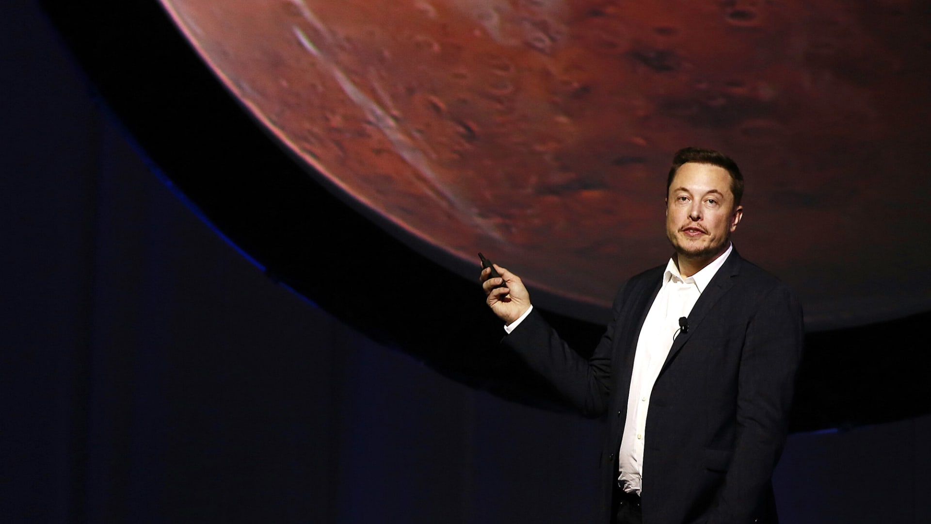 Bill Gates says Elon Musk’s ambition to colonize Mars is not a good use of money