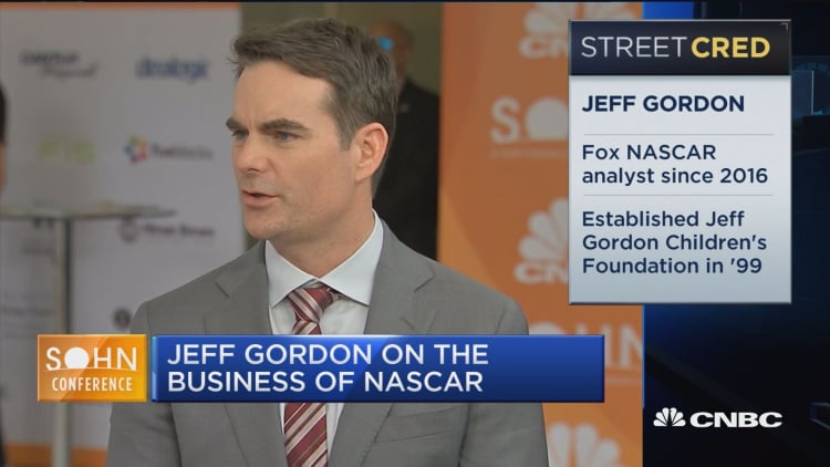 NASCAR's Jeff Gordon honored for work with children's foundation