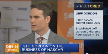 NASCAR's Jeff Gordon honored for work with children's foundation