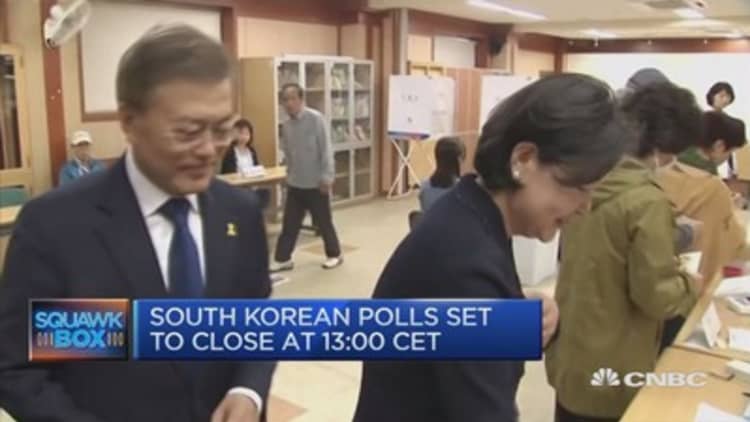South Koreans look to election for a new leader