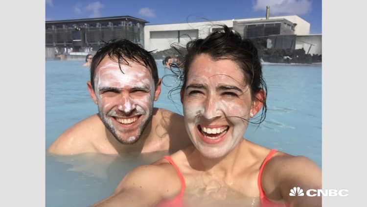 Travel hacks to spend less than $50 a day in Iceland