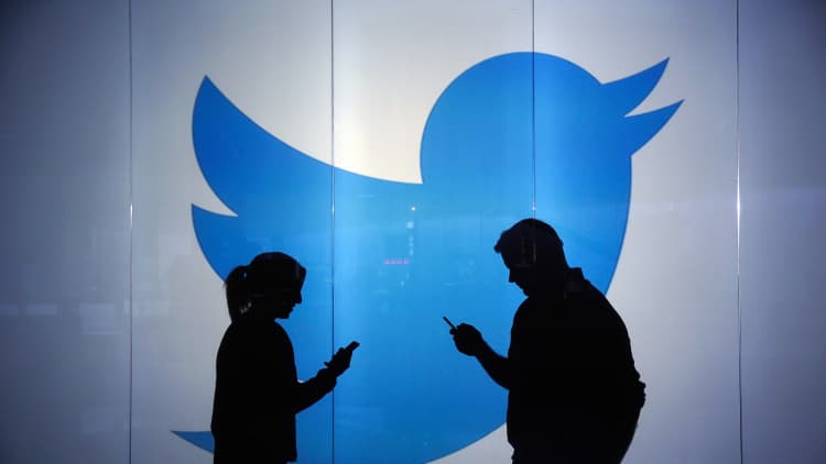 Twitter beats Street, active users up from a year ago