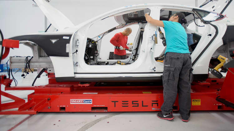 Tesla employees warn to expect more Model 3 delays